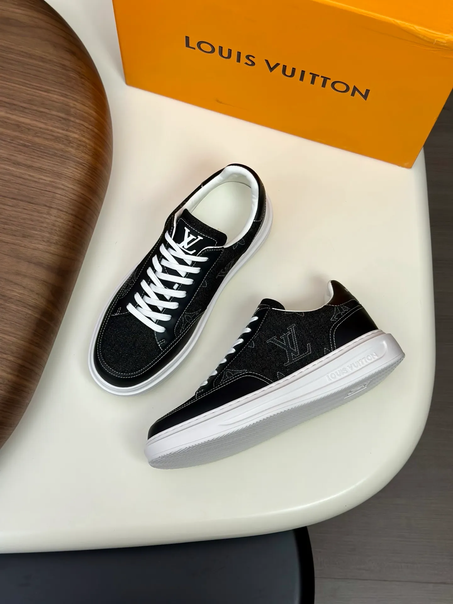 Men's shoes 💰740 Lv 🔍Top purchasing agent Louis Vuitton, sports sneakers counter synchronization, uppers imported from Italy, high-quality splicing colorful complex crafts, imported mesh pads are soft and comfortable, soles: original factory special soles, T men's shoes 💰U exclusive activity molded soles super comfortable, original factory and single goods, high quality, welcome to compare, code number 38-44 (customized 45 46)